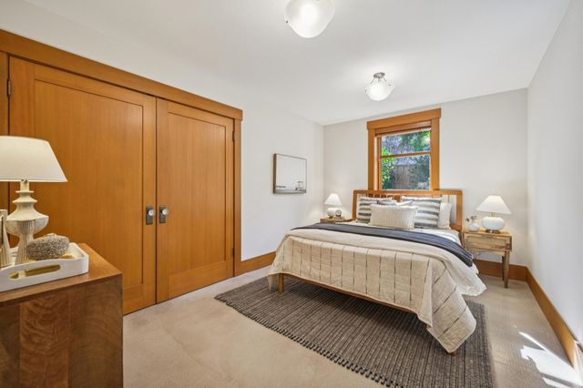 3833 3833 Lakeshore Ave, Oakland, CA 94610