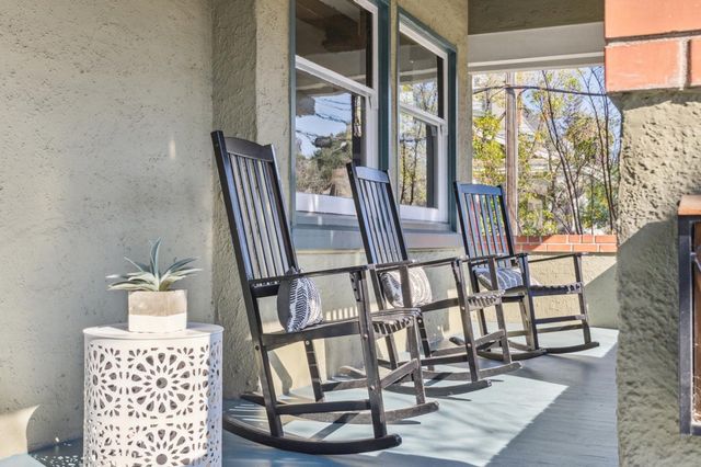 3833 3833 Lakeshore Ave, Oakland, CA 94610