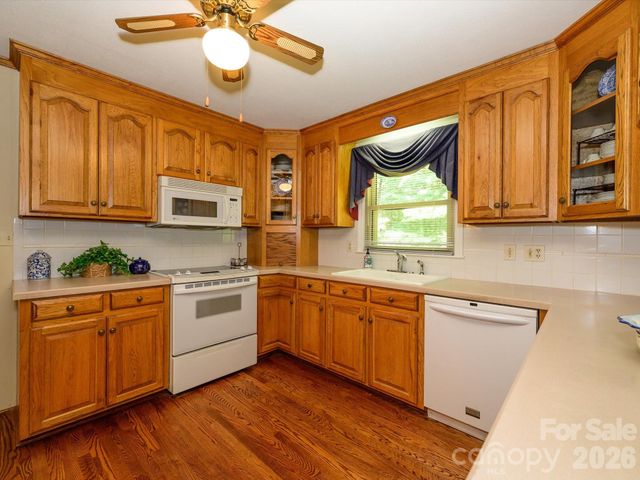 3712 Brookwood Road, Charlotte, NC 28215