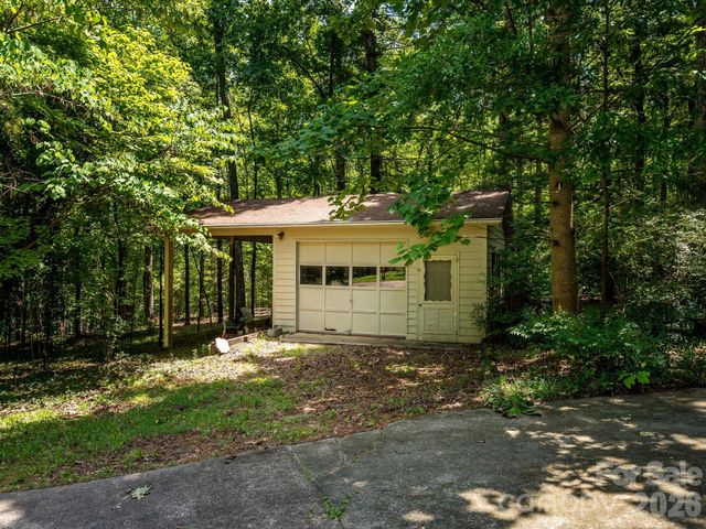 3712 Brookwood Road, Charlotte, NC 28215