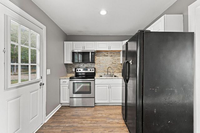 915 N Throckmorton Street, Sherman, TX 75090
