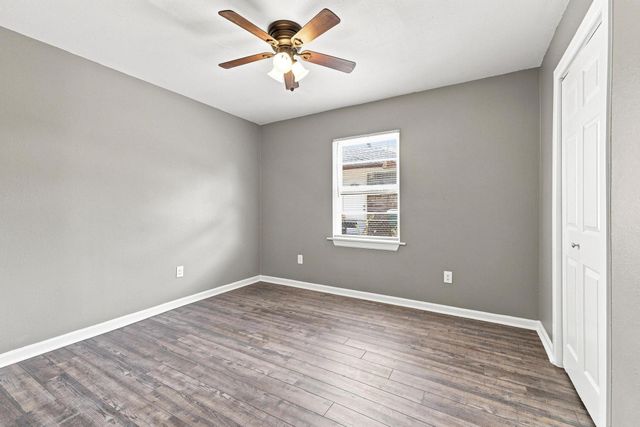 915 N Throckmorton Street, Sherman, TX 75090