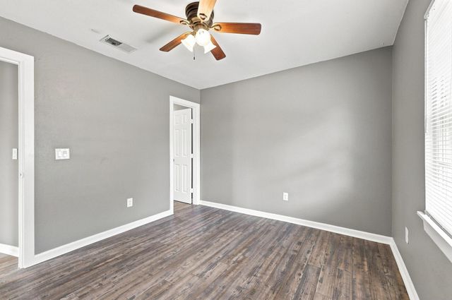 915 N Throckmorton Street, Sherman, TX 75090