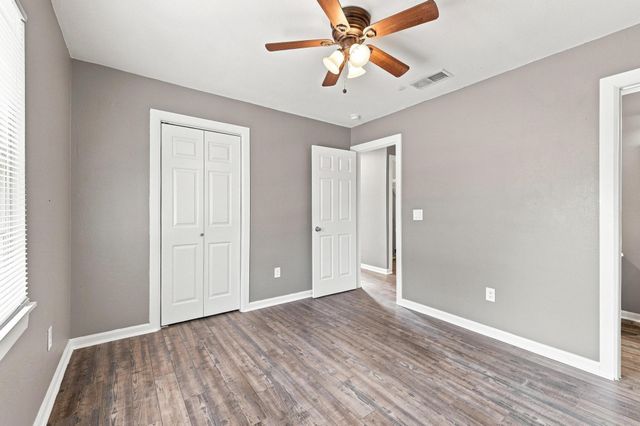 915 N Throckmorton Street, Sherman, TX 75090