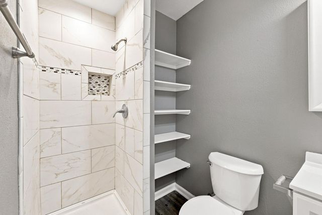 915 N Throckmorton Street, Sherman, TX 75090