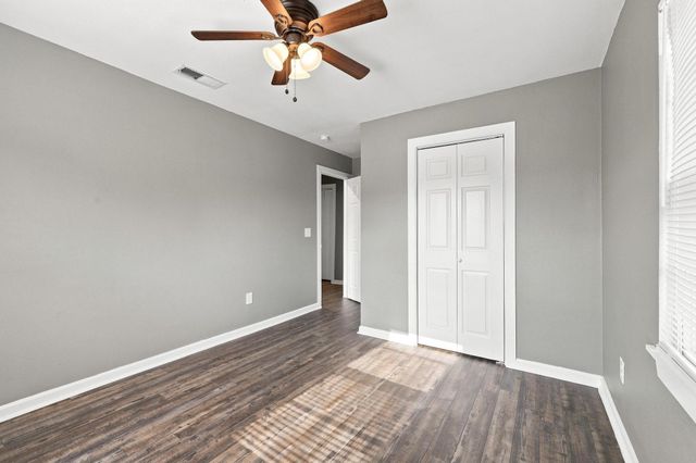 915 N Throckmorton Street, Sherman, TX 75090