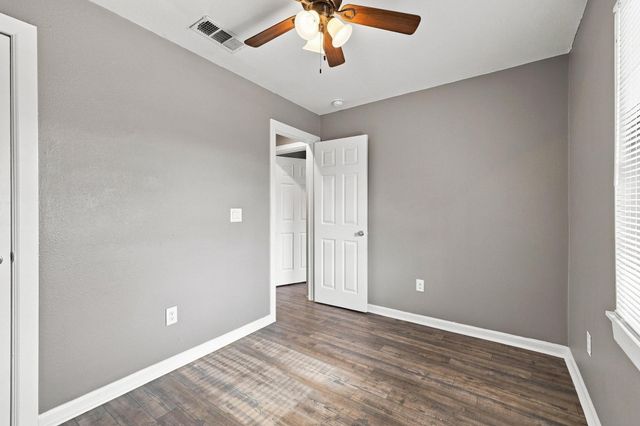 915 N Throckmorton Street, Sherman, TX 75090
