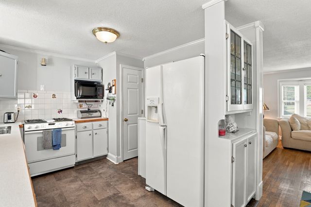 6 Ashdale Drive, Billerica, MA 01862