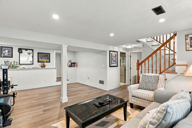 6 Ashdale Drive, Billerica, MA 01862