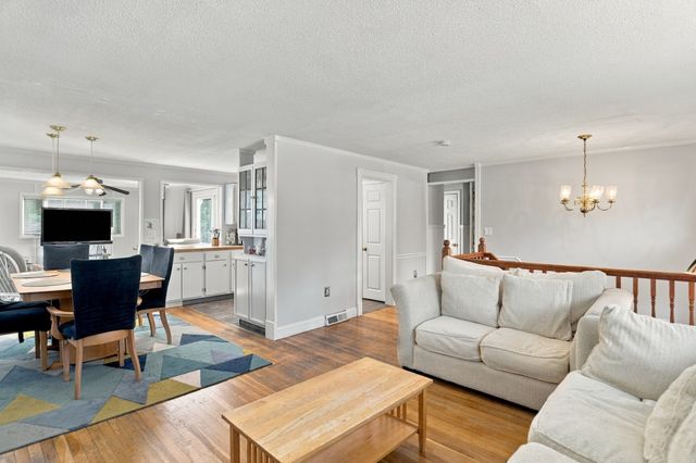 6 Ashdale Drive, Billerica, MA 01862