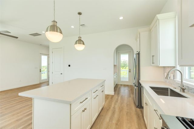 3611 W Jean St, Galveston, TX 77554
