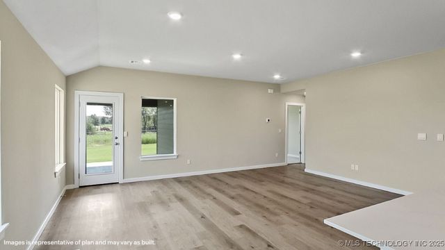 15811 E 75th Place North, Owasso, OK 74055