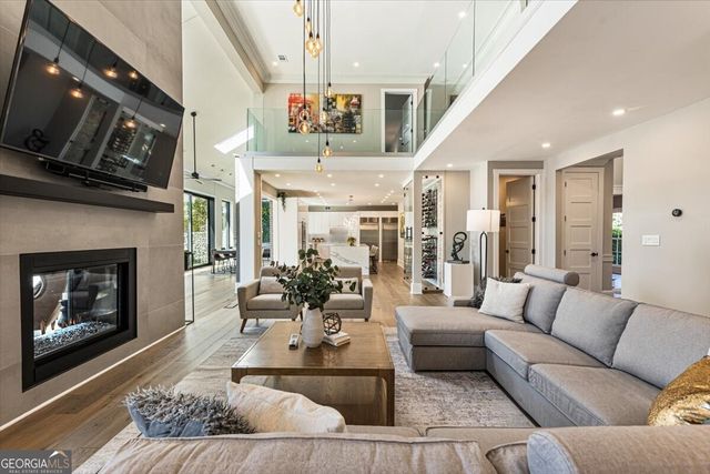 205 Slaton Circle, Roswell, GA 30075