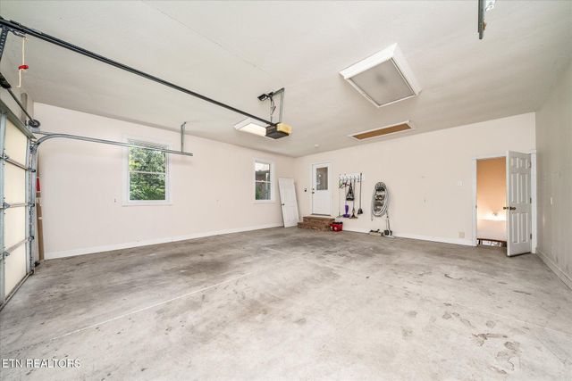 3100 Crow Drive, Crossville, TN 38572