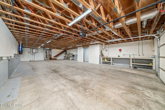 3100 Crow Drive, Crossville, TN 38572