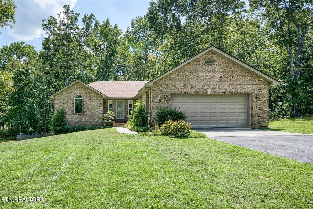 3100 Crow Drive, Crossville, TN 38572