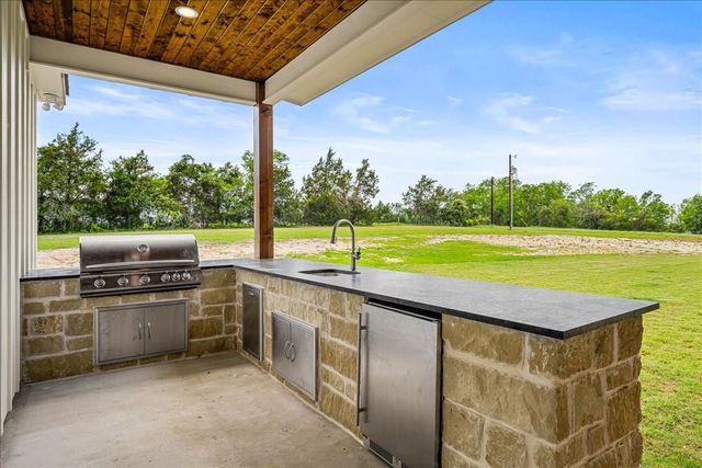 8111 Brandt Road, Burton, TX 77835