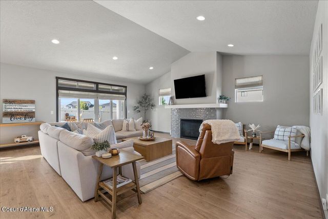 4332 W ENCLAVE WAY, Coeur D'alene, ID 83815