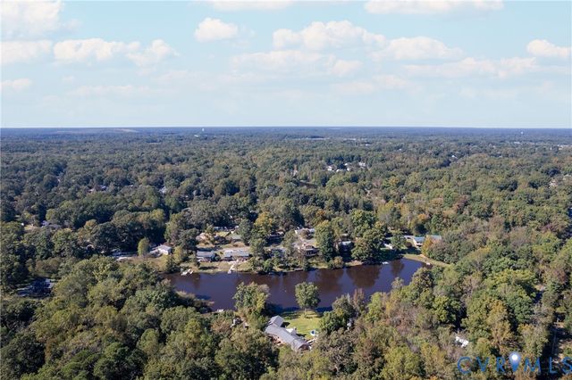 4312 Erlene Ct, Chester, VA 23831
