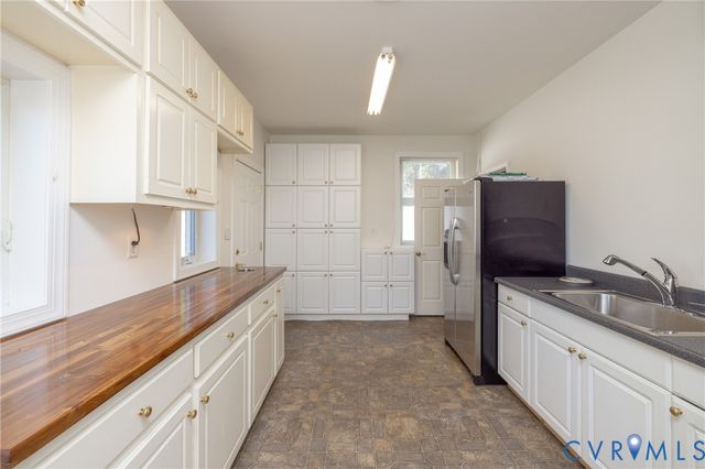 4312 Erlene Ct, Chester, VA 23831