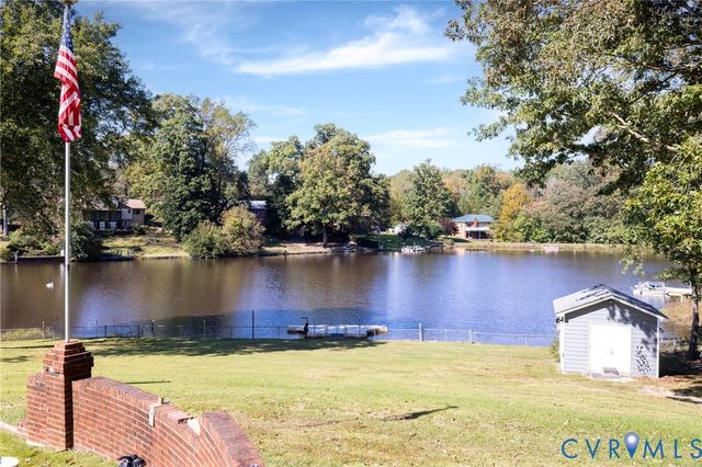 4312 Erlene Ct, Chester, VA 23831