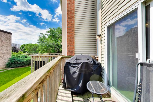 5602 Tinder Drive 6, Rolling Meadows, IL 60008