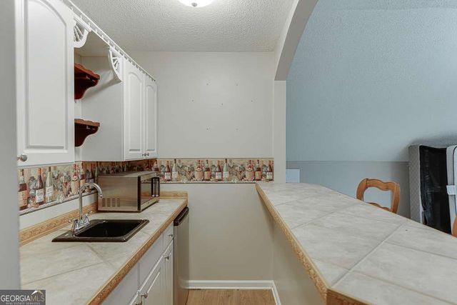 4121 Evian Way, Gainesville, GA 30507