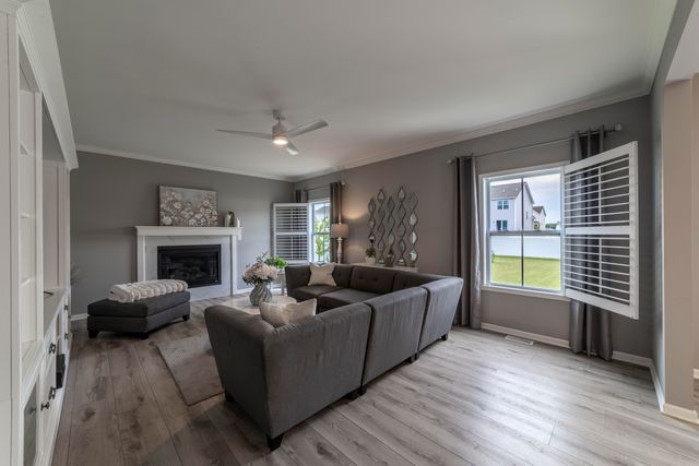 11163 Fayette Street, Crown Point, IN 46307