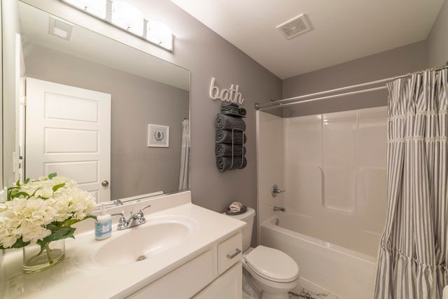 11163 Fayette Street, Crown Point, IN 46307