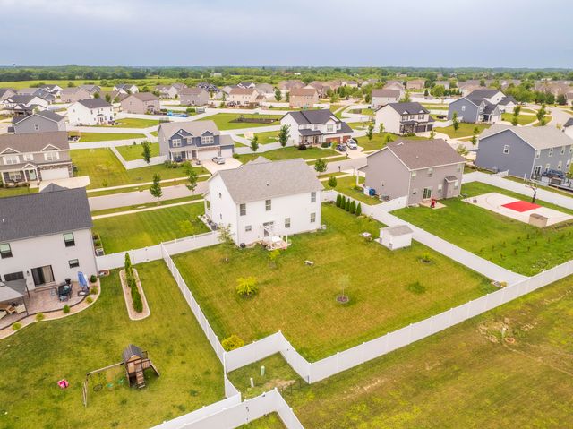 11163 Fayette Street, Crown Point, IN 46307