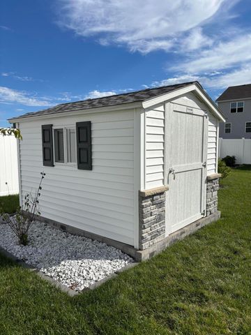 11163 Fayette Street, Crown Point, IN 46307