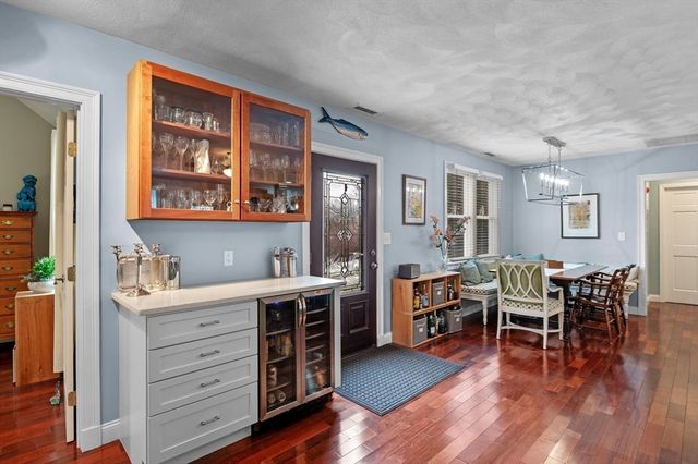 158 Lowell St 4, Peabody, MA 01960