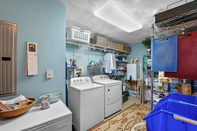 158 Lowell St 4, Peabody, MA 01960