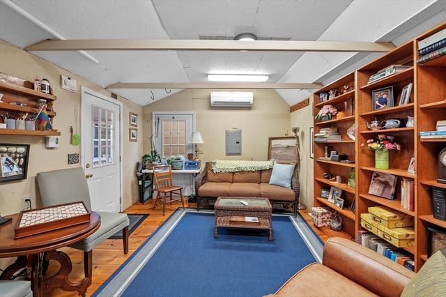 158 Lowell St 4, Peabody, MA 01960