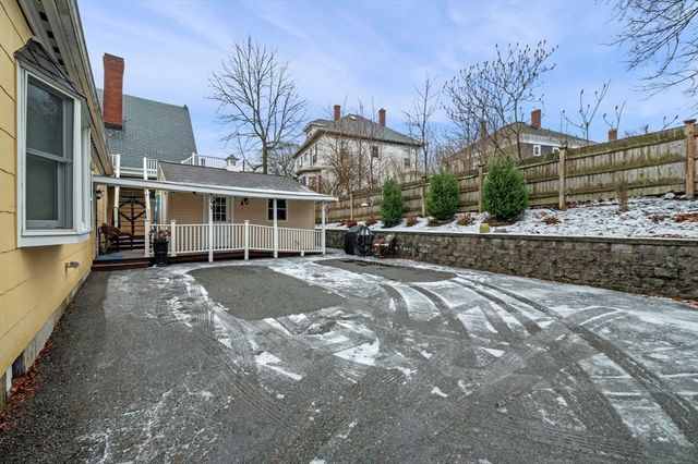 158 Lowell St 4, Peabody, MA 01960