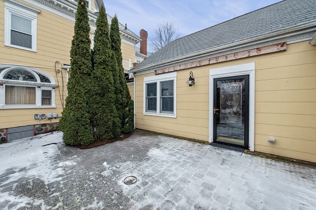 158 Lowell St 4, Peabody, MA 01960