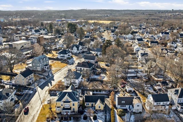 158 Lowell St 4, Peabody, MA 01960