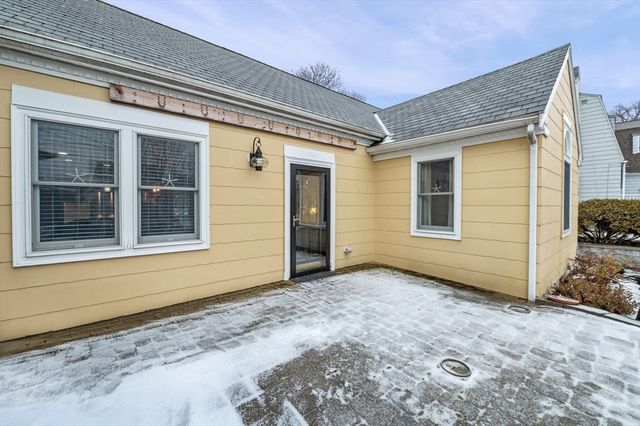 158 Lowell St 4, Peabody, MA 01960