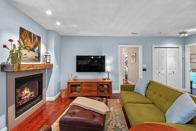 158 Lowell St 4, Peabody, MA 01960