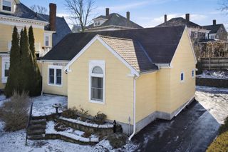 158 Lowell St 4, Peabody, MA 01960