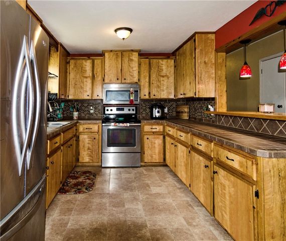 805 E Anderson St, Beeville, TX 78102