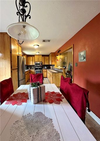 805 E Anderson St, Beeville, TX 78102