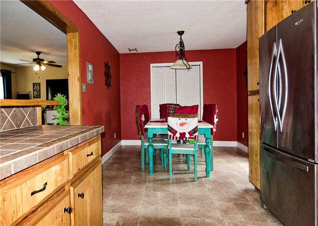 805 E Anderson St, Beeville, TX 78102