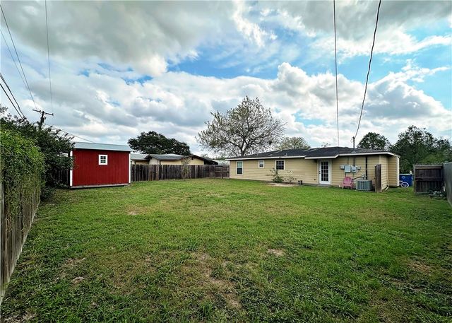 805 E Anderson St, Beeville, TX 78102