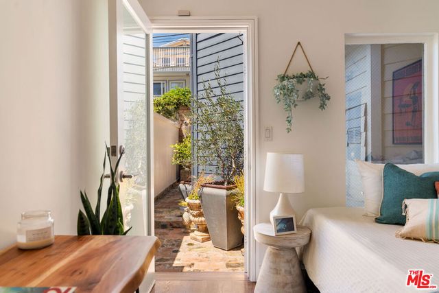 133 Ocean Park Boulevard, Santa Monica, CA 90405