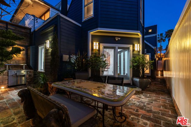 133 Ocean Park Boulevard, Santa Monica, CA 90405