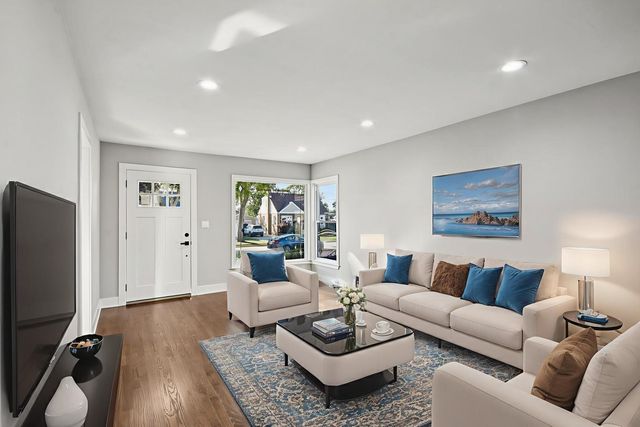 549 51ST Avenue, Bellwood, IL 60104