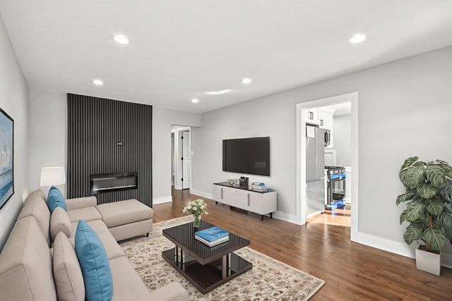 549 51ST Avenue, Bellwood, IL 60104