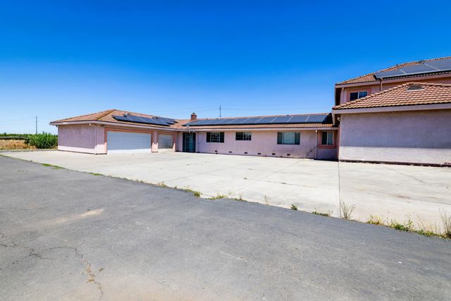 8088 Kammerer Rd, Elk Grove, CA 95757