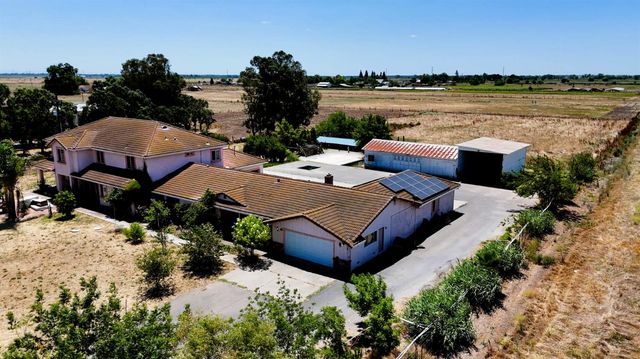8088 Kammerer Rd, Elk Grove, CA 95757